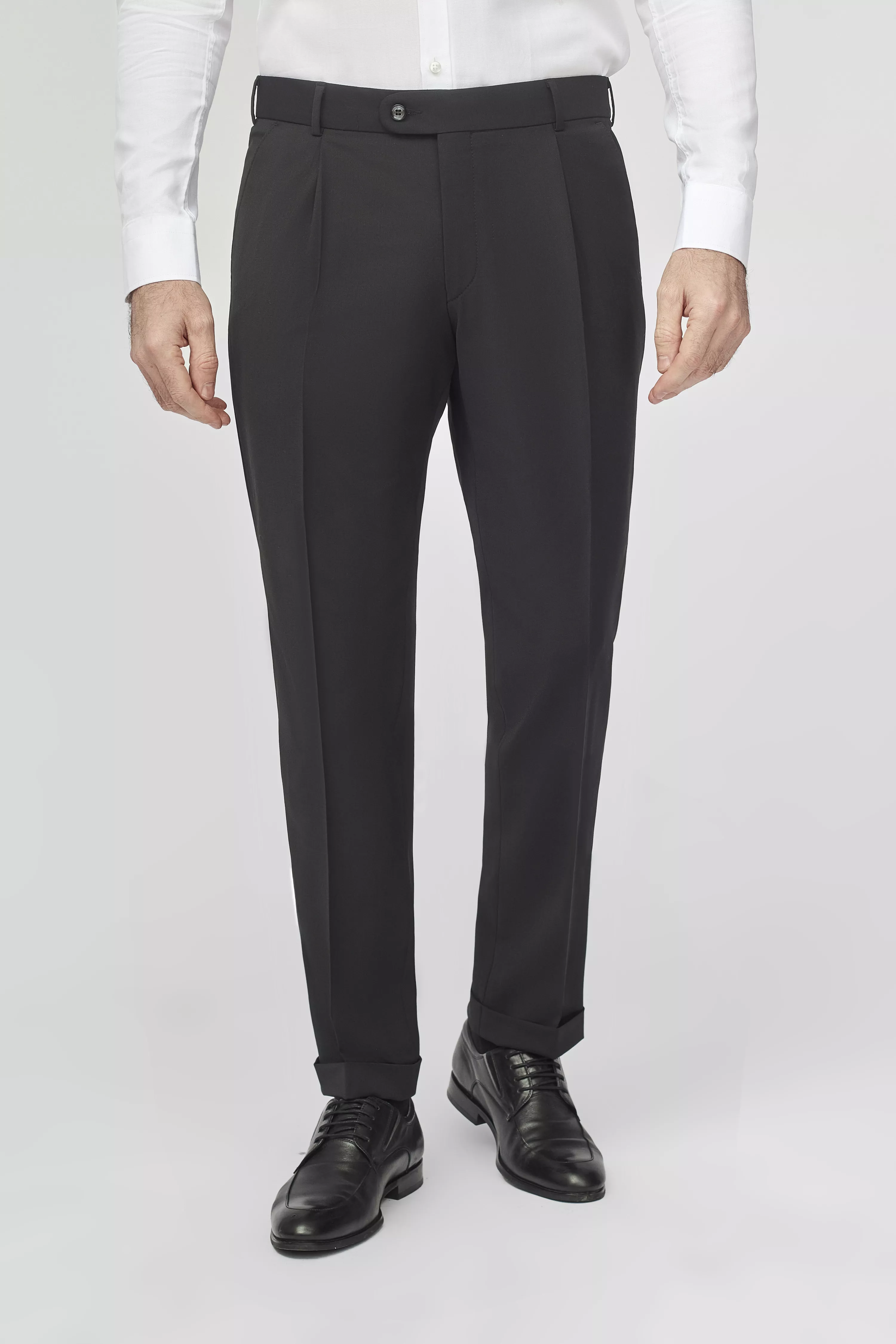 Чёрные брюки с манжетами Slim Fit