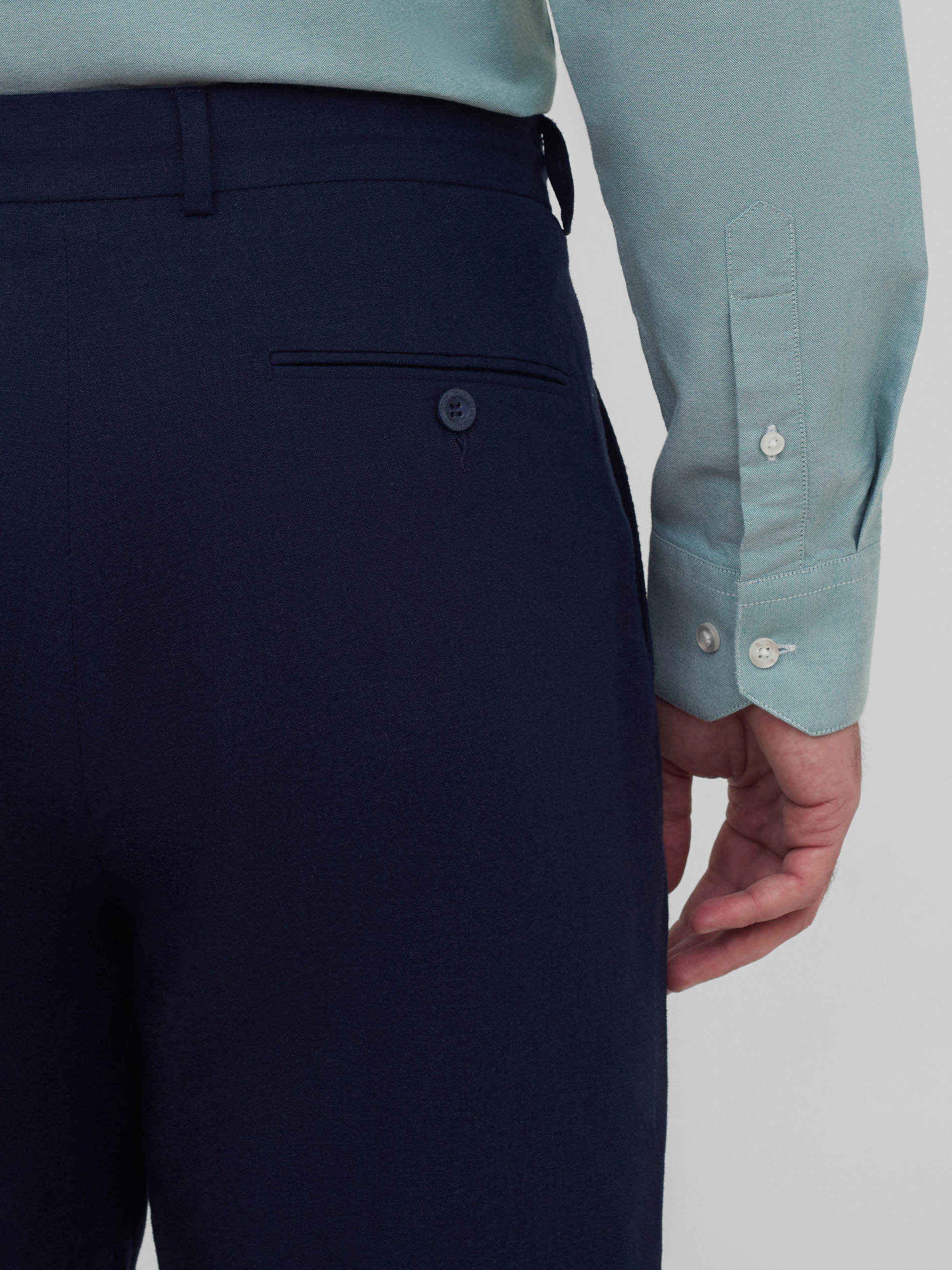 Костюмные брюки из хлопка и льна Regular Fit