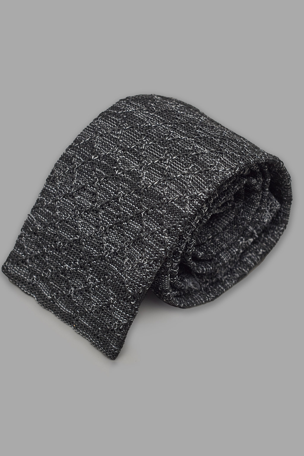 Темно-серый вязаный галстук