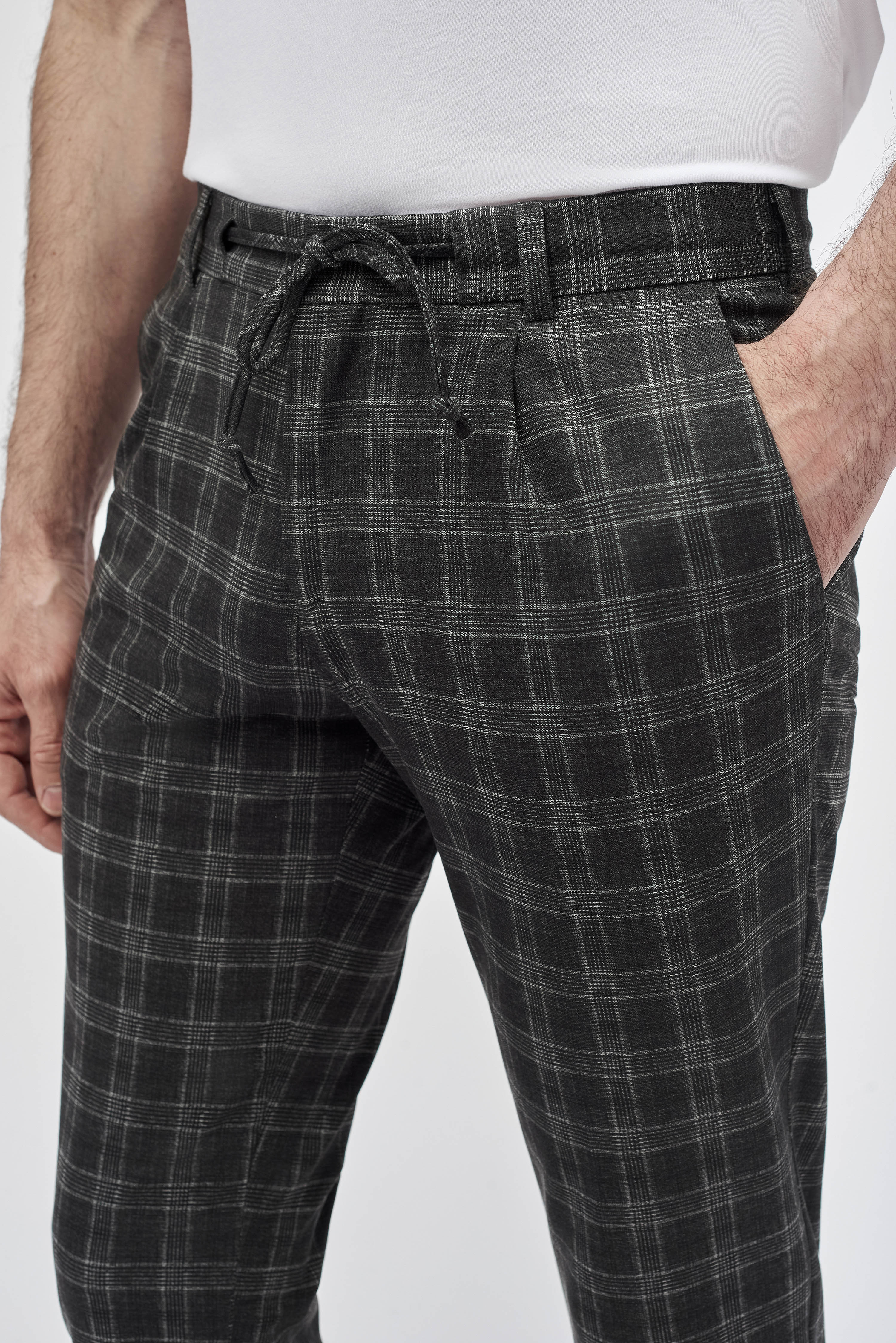 Костюмные брюки из эластичной ткани Super Slim Fit