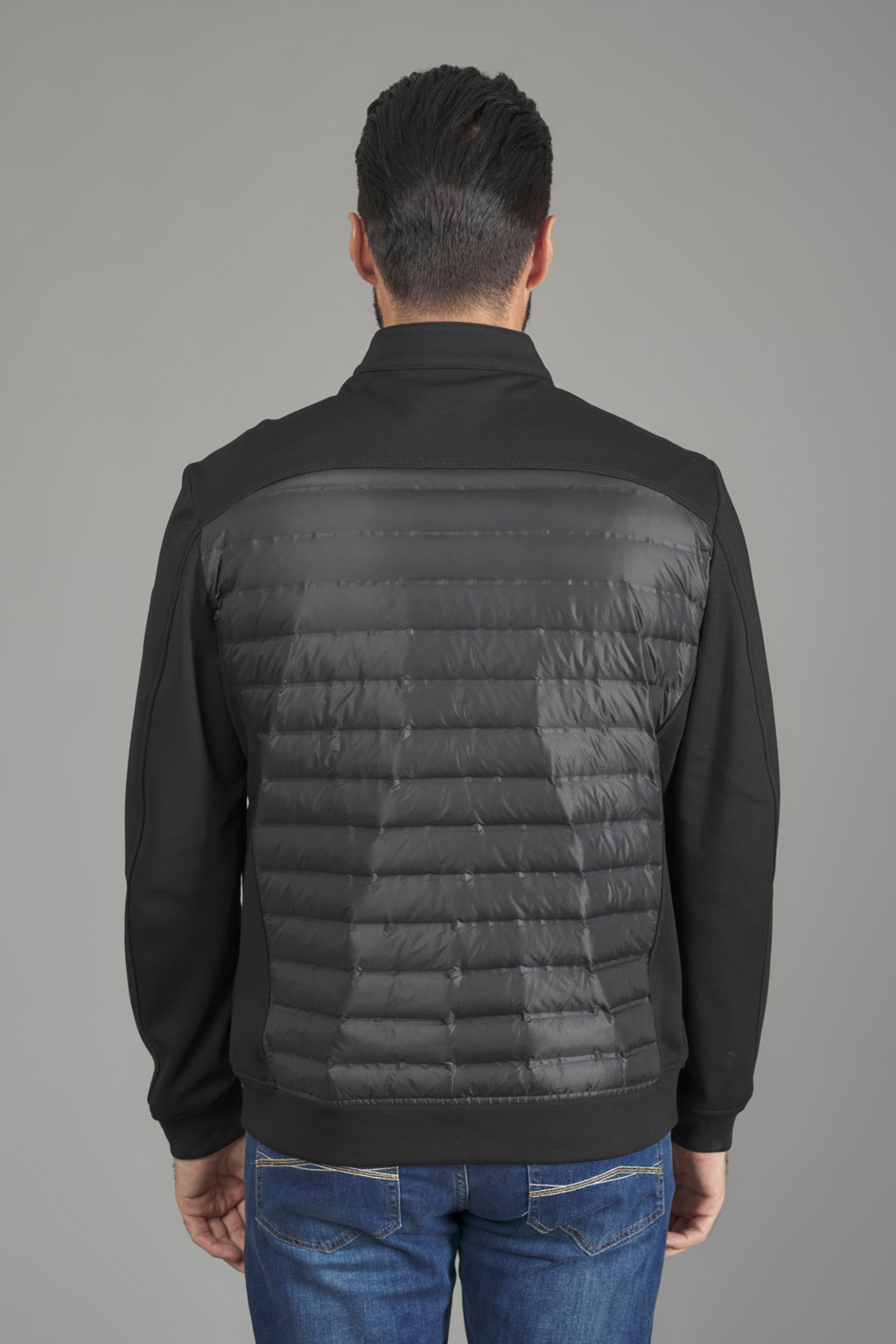 Комбинированная черная куртка