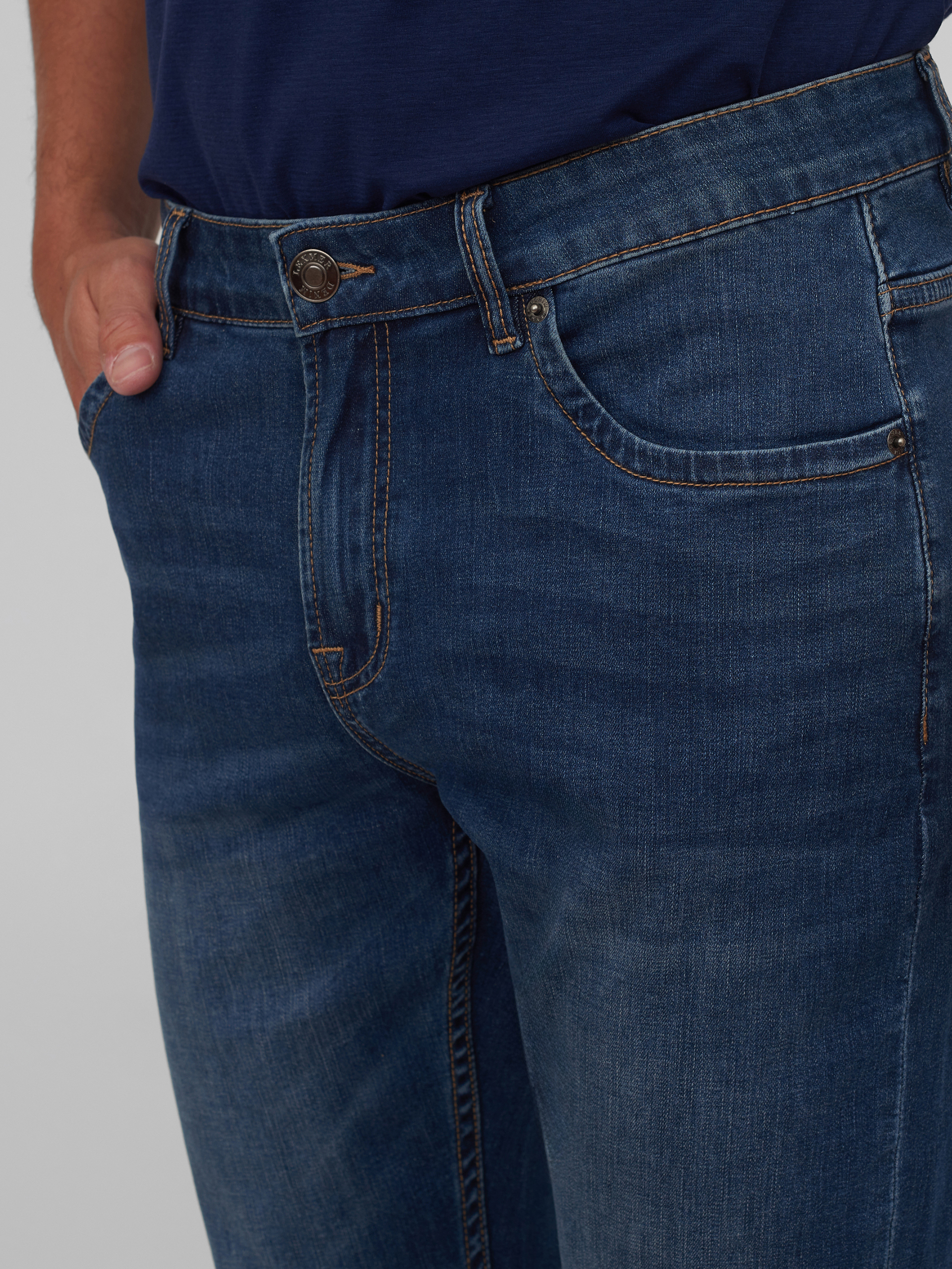 Джинсы из эластичной ткани