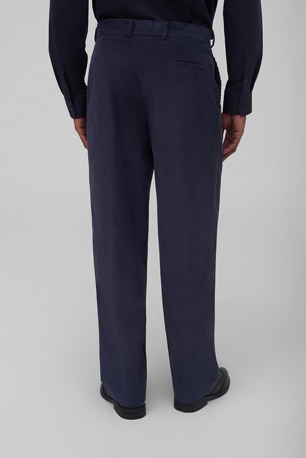 вельветовые брюки из хлопковой ткани Regular Fit