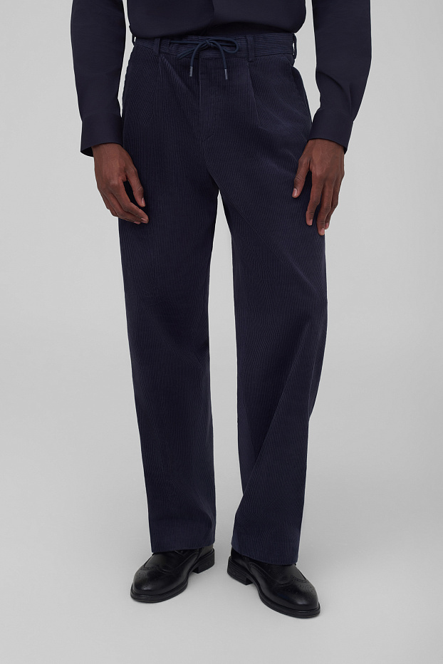 вельветовые брюки из хлопковой ткани Regular Fit
