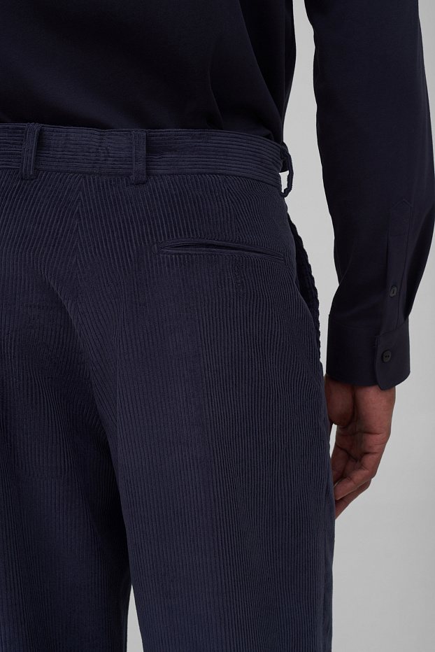 вельветовые брюки из хлопковой ткани Regular Fit