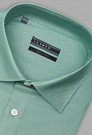 Зеленая рубашка с классическим воротником  Regular Fit