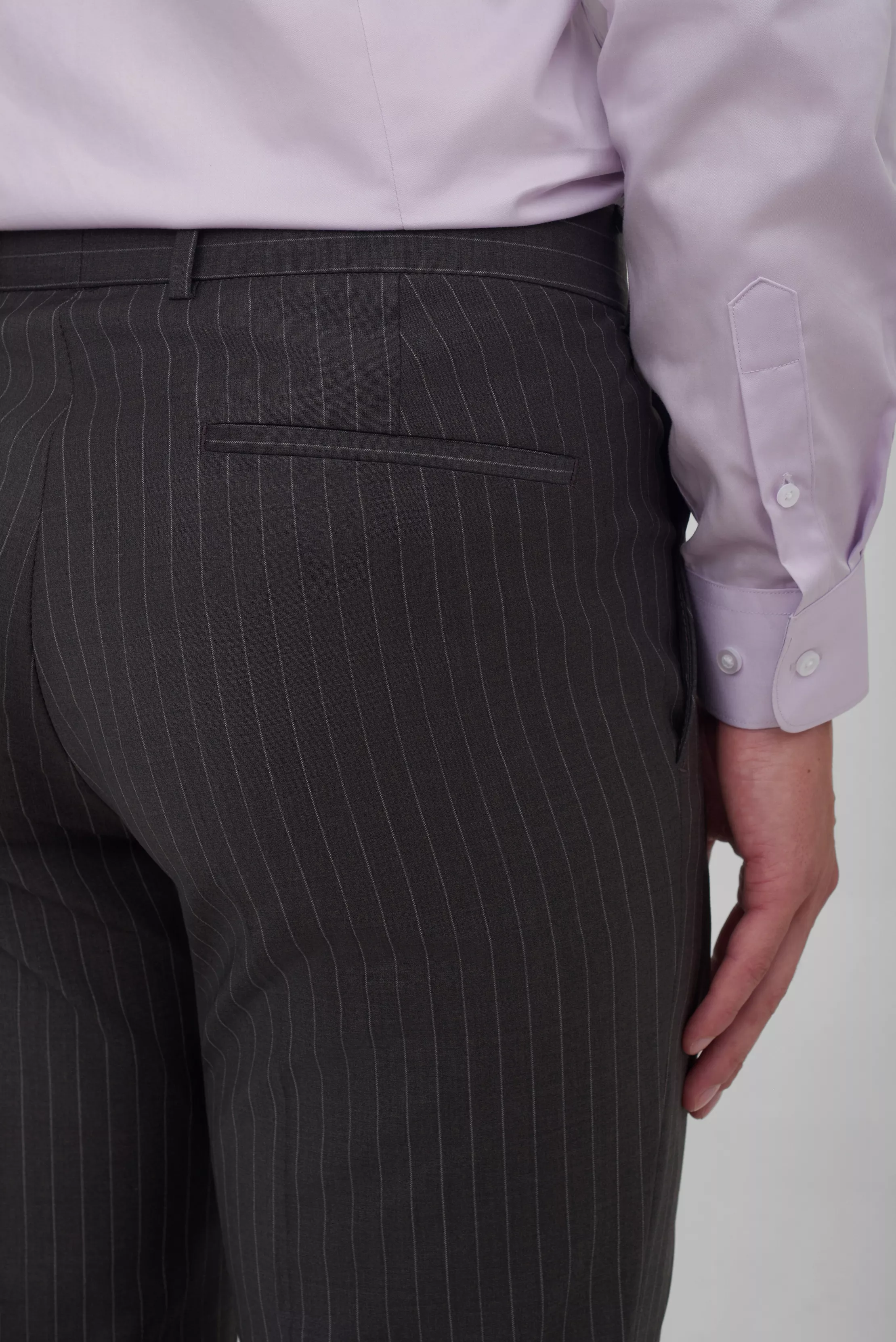 Костюмные брюки в полоску Slim Fit