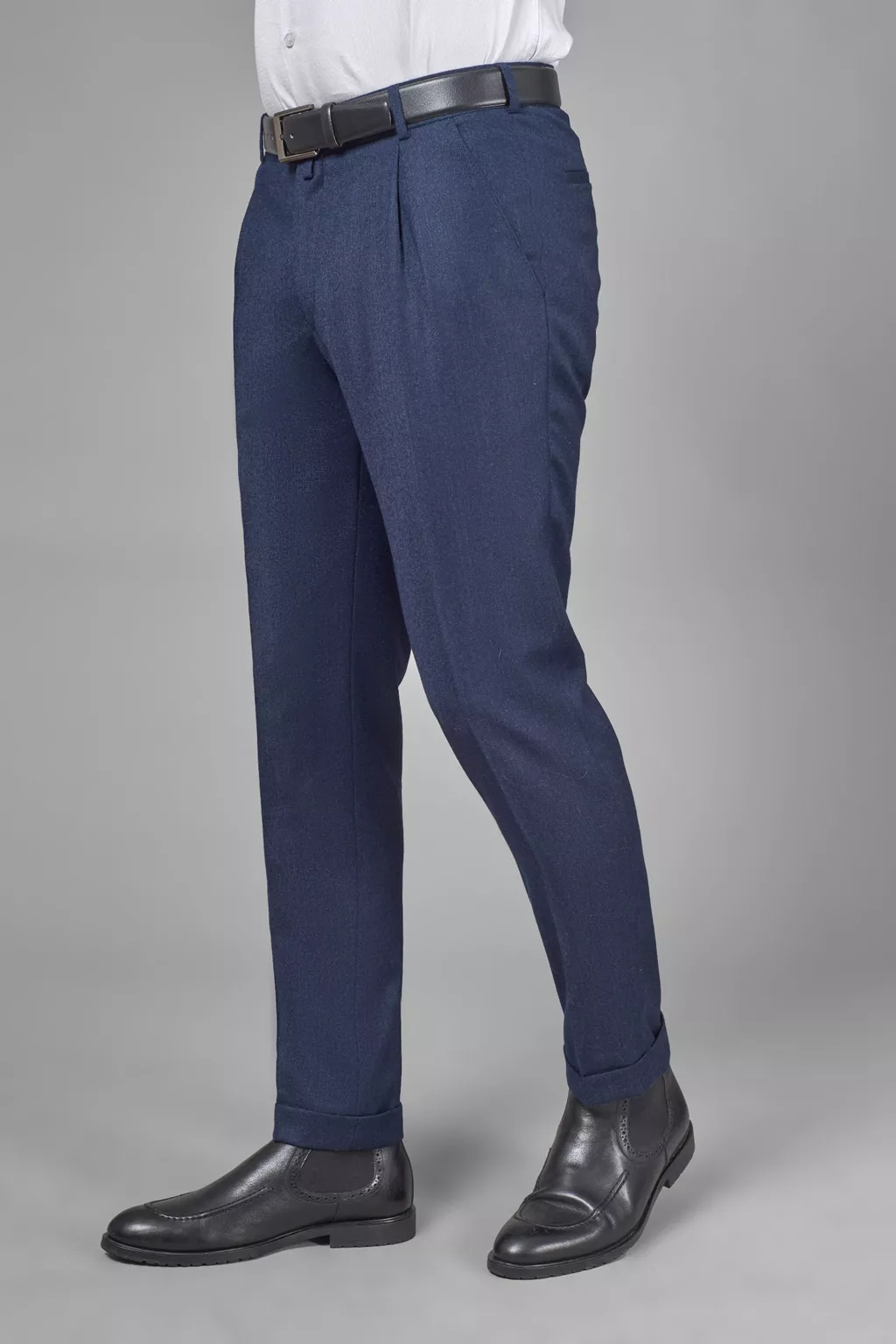 Синие брюки с защипами из итальянской ткани Vitale Barberis Slim Fit