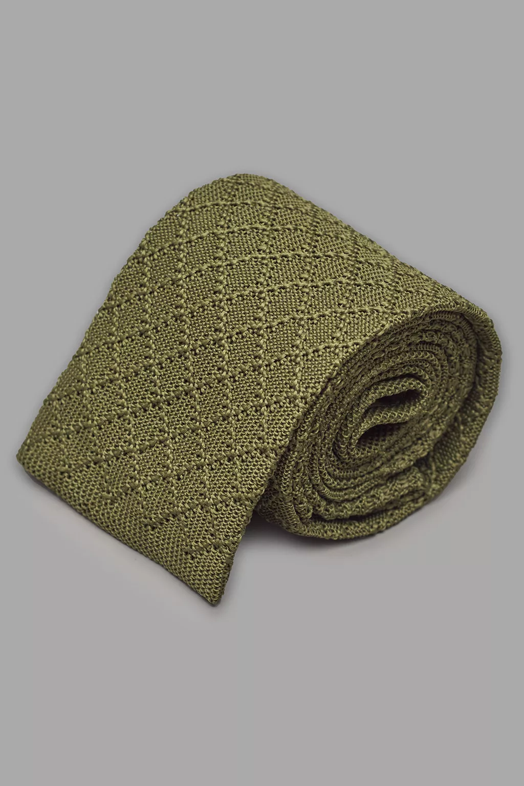 Зеленый вязаный галстук